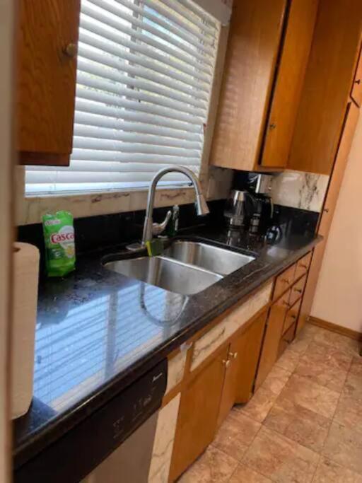Spacious Two Bedroom In Santa Monica Appartement *